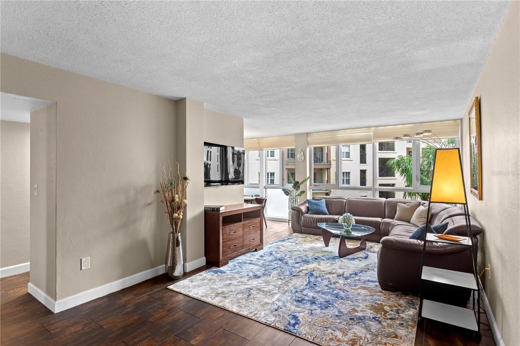 На продажу: $299,000 (1 спален, 1 ванн, 859 Квадратных фут)