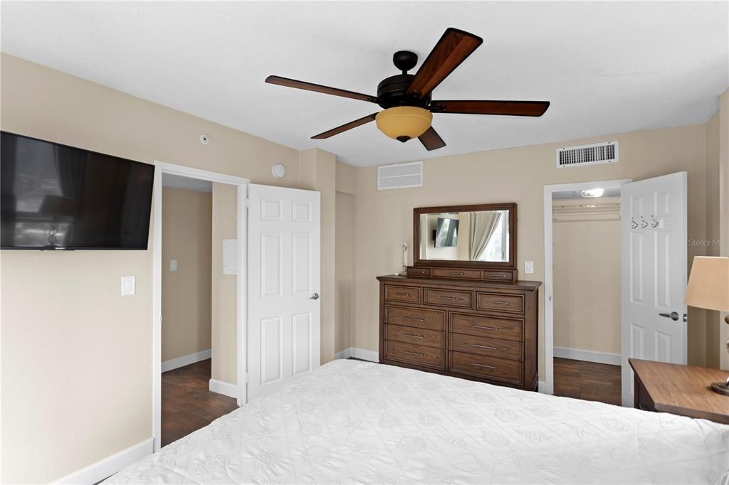 На продажу: $299,000 (1 спален, 1 ванн, 859 Квадратных фут)