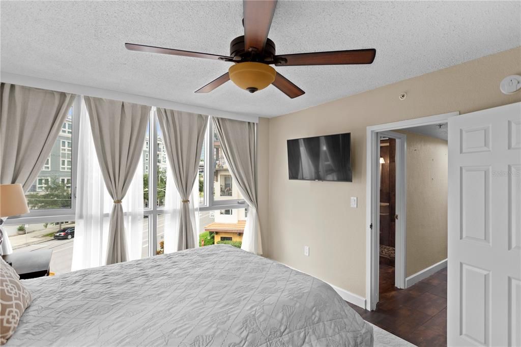 На продажу: $299,000 (1 спален, 1 ванн, 859 Квадратных фут)