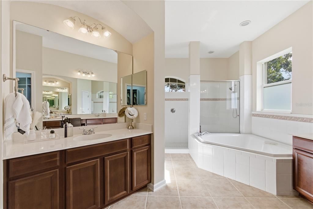 For Sale: $674,999 (4 beds, 4 baths, 3562 Square Feet)