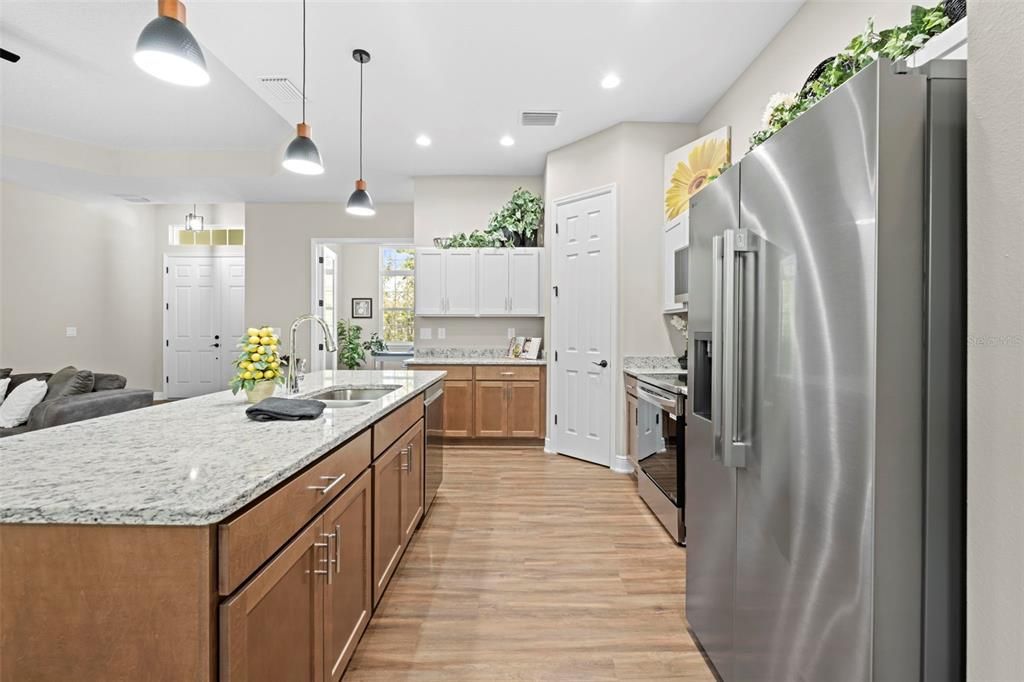 En Venta: $370,000 (3 camas, 2 baños, 1907 Pies cuadrados)