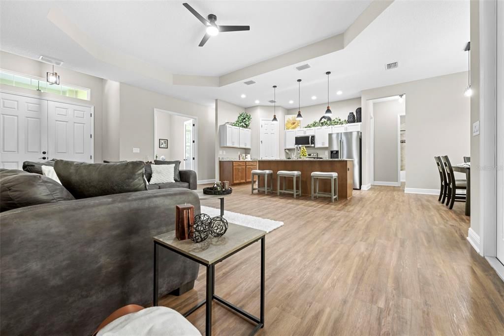 En Venta: $370,000 (3 camas, 2 baños, 1907 Pies cuadrados)