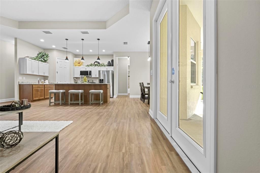 En Venta: $370,000 (3 camas, 2 baños, 1907 Pies cuadrados)