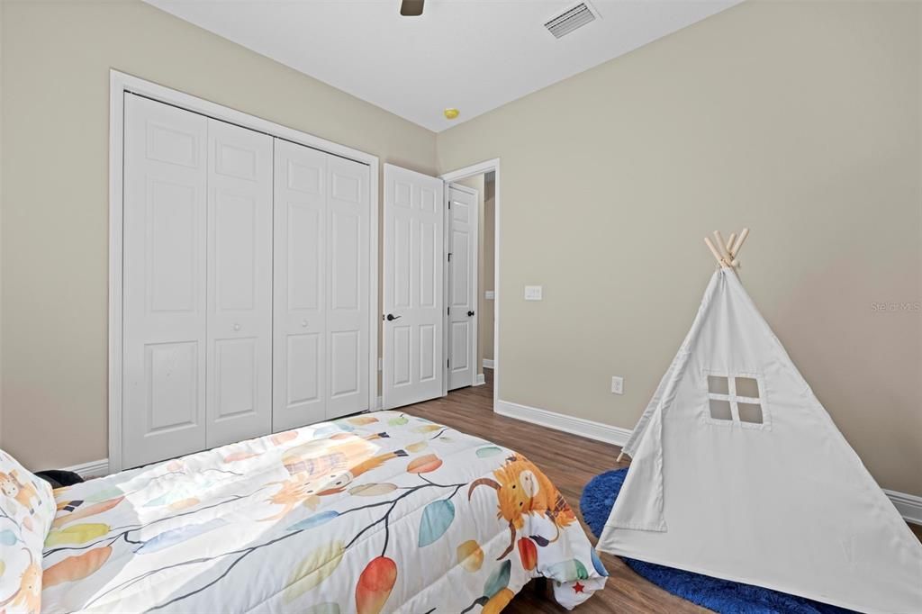 En Venta: $370,000 (3 camas, 2 baños, 1907 Pies cuadrados)