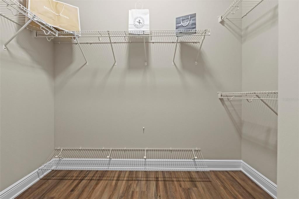 En Venta: $370,000 (3 camas, 2 baños, 1907 Pies cuadrados)