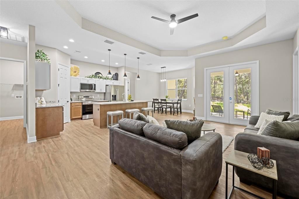 En Venta: $370,000 (3 camas, 2 baños, 1907 Pies cuadrados)