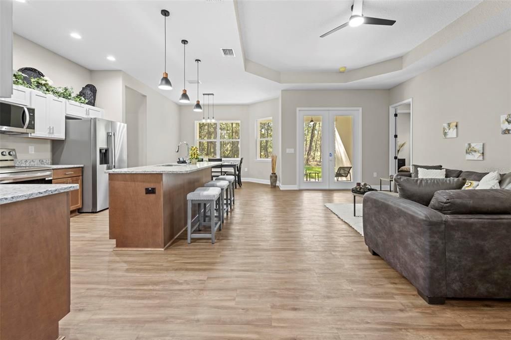 En Venta: $370,000 (3 camas, 2 baños, 1907 Pies cuadrados)