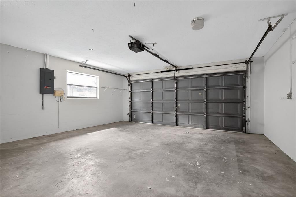 Active With Contract: $274,900 (2 beds, 2 baths, 1551 Square Feet)