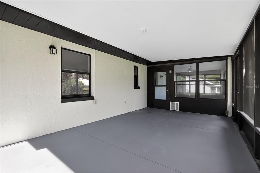 Active With Contract: $274,900 (2 beds, 2 baths, 1551 Square Feet)