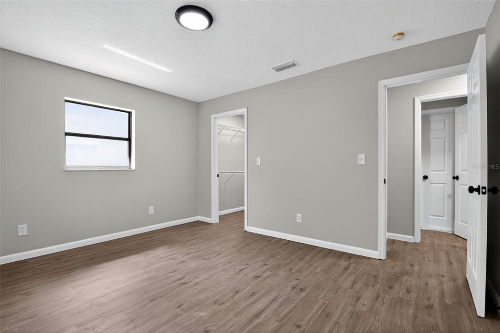 Active With Contract: $274,900 (2 beds, 2 baths, 1551 Square Feet)