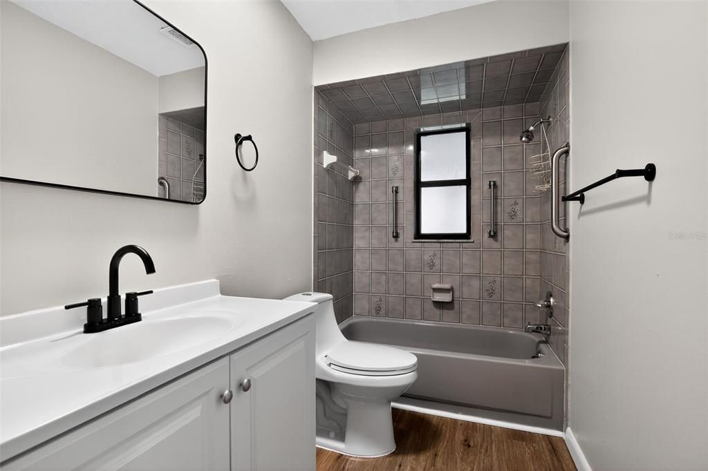 Active With Contract: $274,900 (2 beds, 2 baths, 1551 Square Feet)