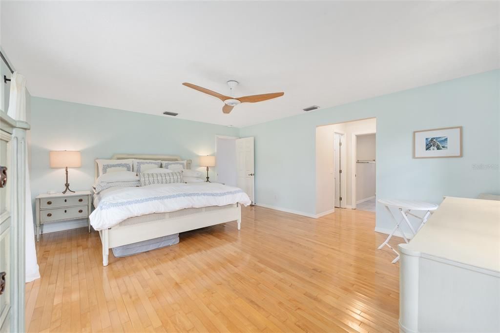 For Sale: $2,650,000 (5 beds, 4 baths, 3454 Square Feet)