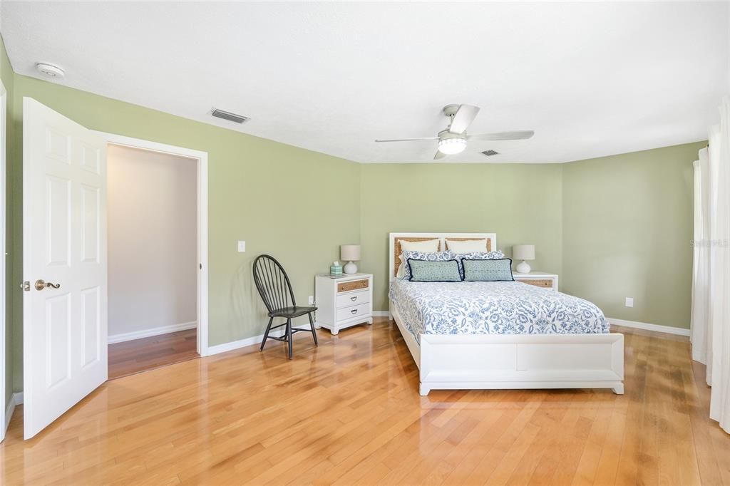 For Sale: $2,650,000 (5 beds, 4 baths, 3454 Square Feet)