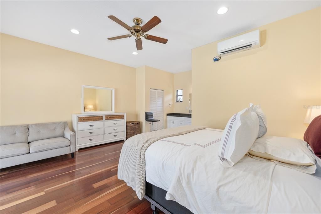 For Sale: $2,650,000 (5 beds, 4 baths, 3454 Square Feet)