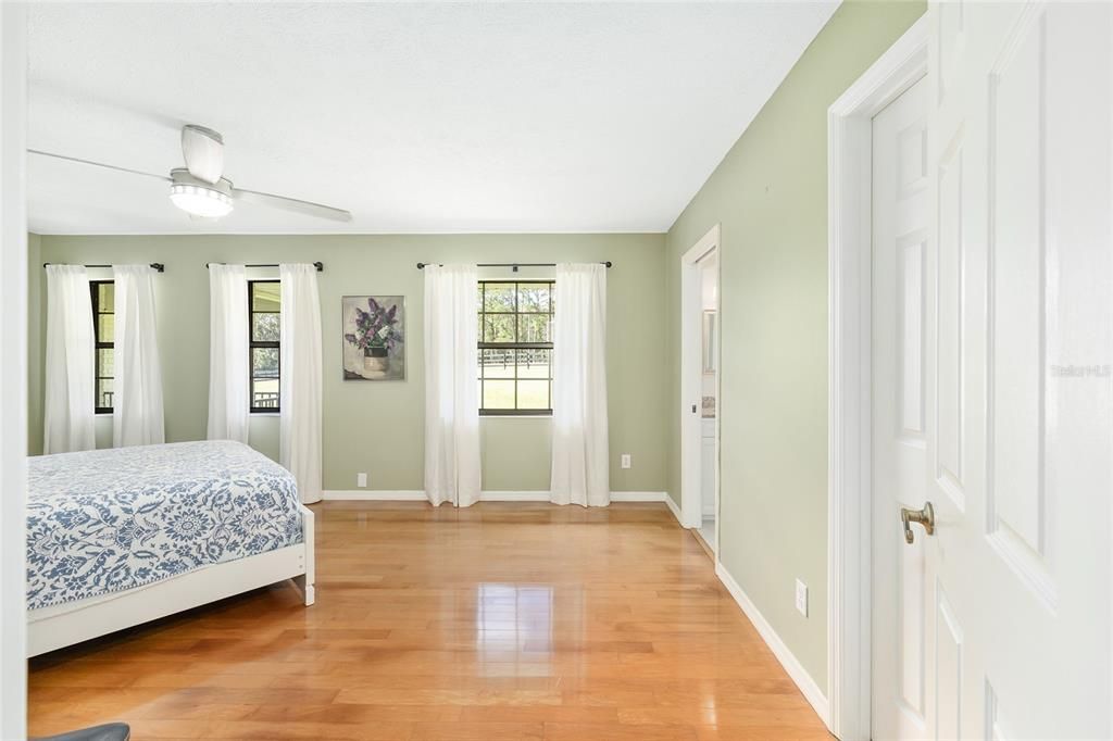 For Sale: $2,650,000 (5 beds, 4 baths, 3454 Square Feet)