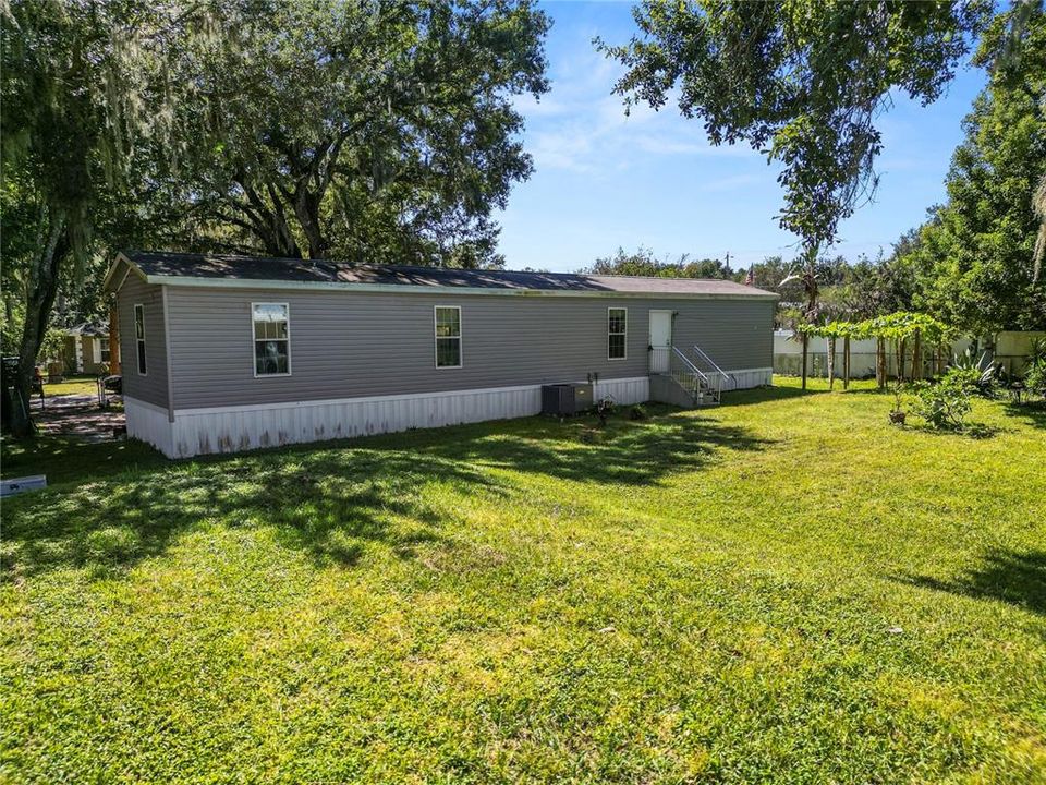 待售: $228,000 (2 贝兹, 2 浴室, 1088 平方英尺)