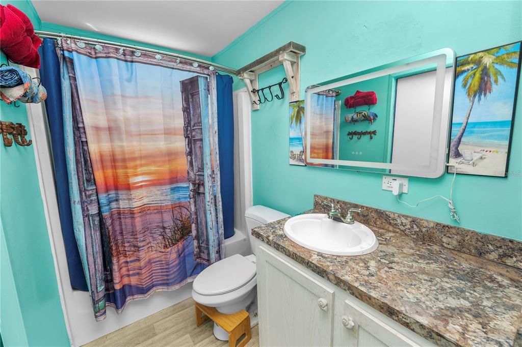 待售: $228,000 (2 贝兹, 2 浴室, 1088 平方英尺)