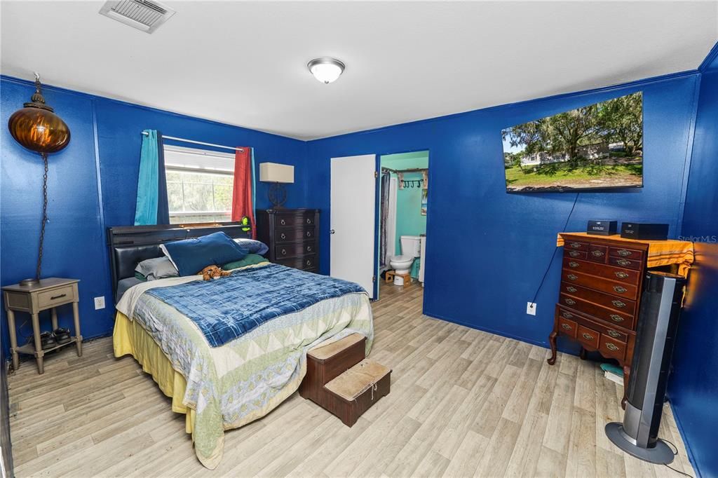 待售: $228,000 (2 贝兹, 2 浴室, 1088 平方英尺)