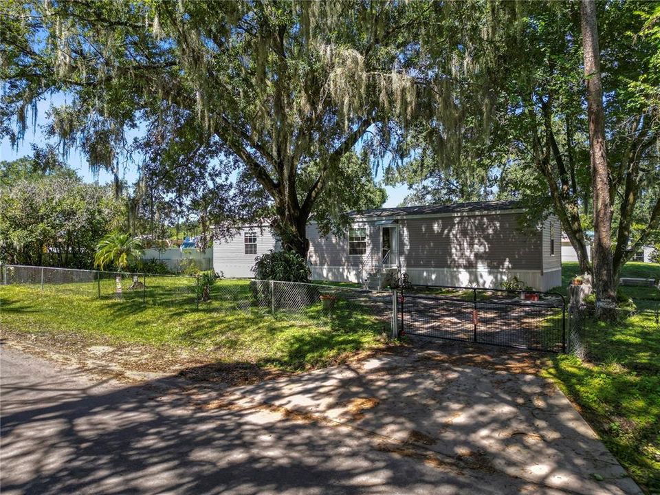 待售: $228,000 (2 贝兹, 2 浴室, 1088 平方英尺)