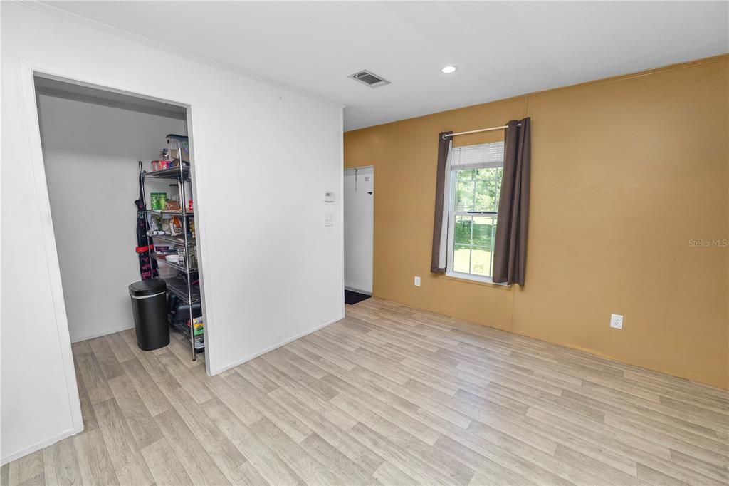 待售: $228,000 (2 贝兹, 2 浴室, 1088 平方英尺)