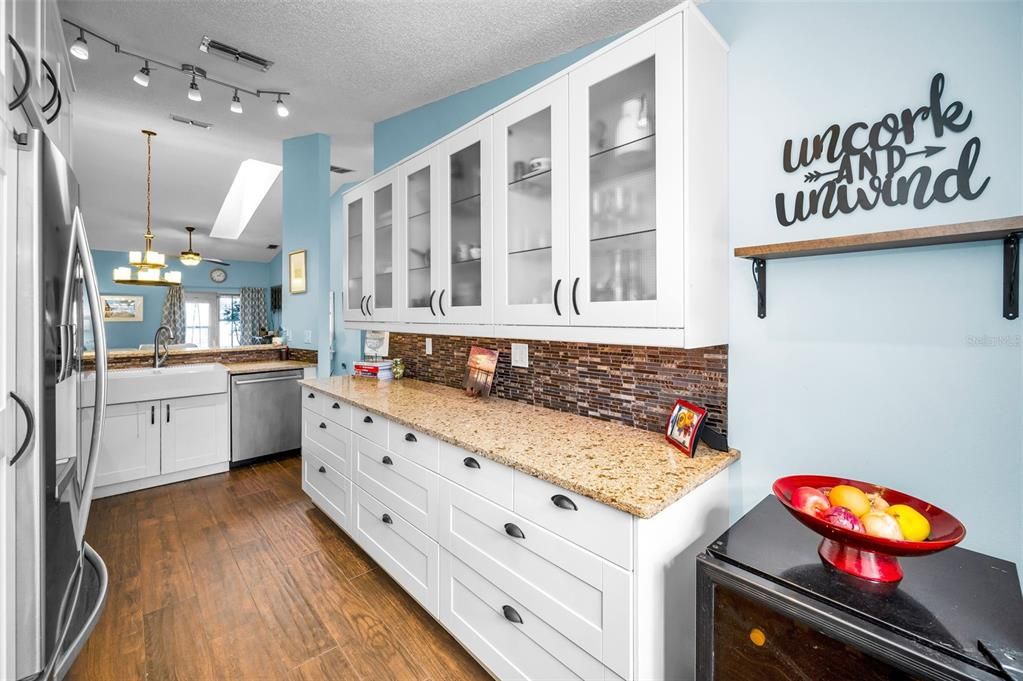 For Sale: $255,000 (2 beds, 2 baths, 1070 Square Feet)