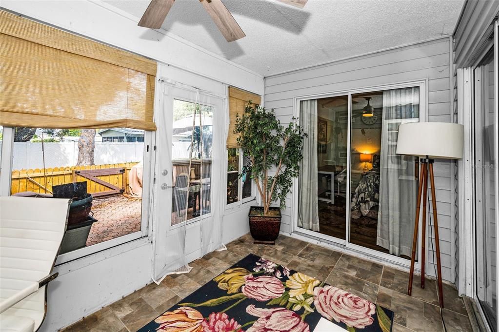 For Sale: $255,000 (2 beds, 2 baths, 1070 Square Feet)