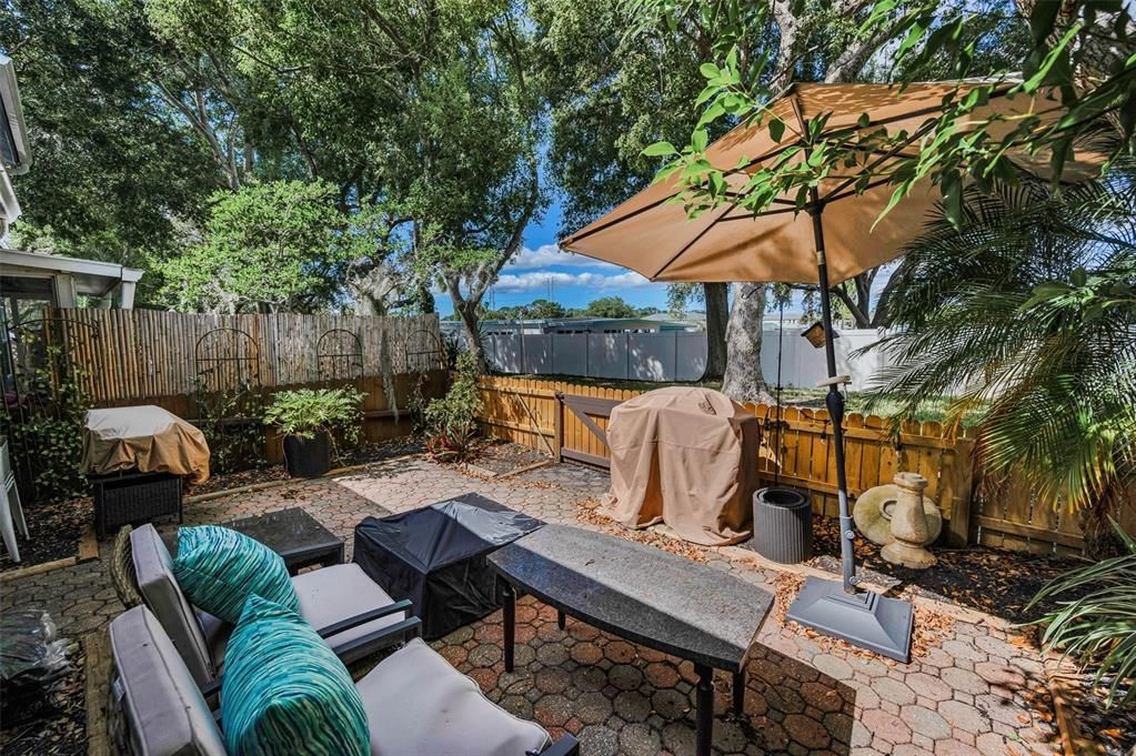 For Sale: $255,000 (2 beds, 2 baths, 1070 Square Feet)