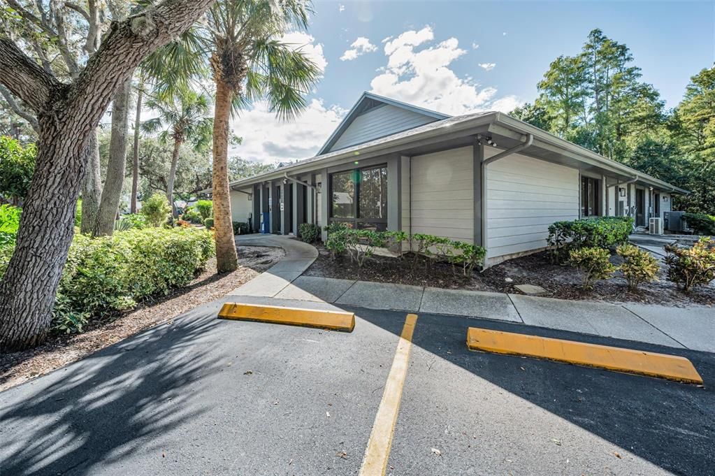 For Sale: $255,000 (2 beds, 2 baths, 1070 Square Feet)