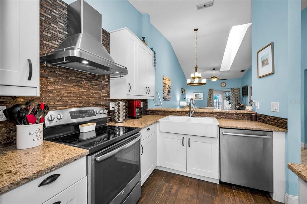 For Sale: $255,000 (2 beds, 2 baths, 1070 Square Feet)