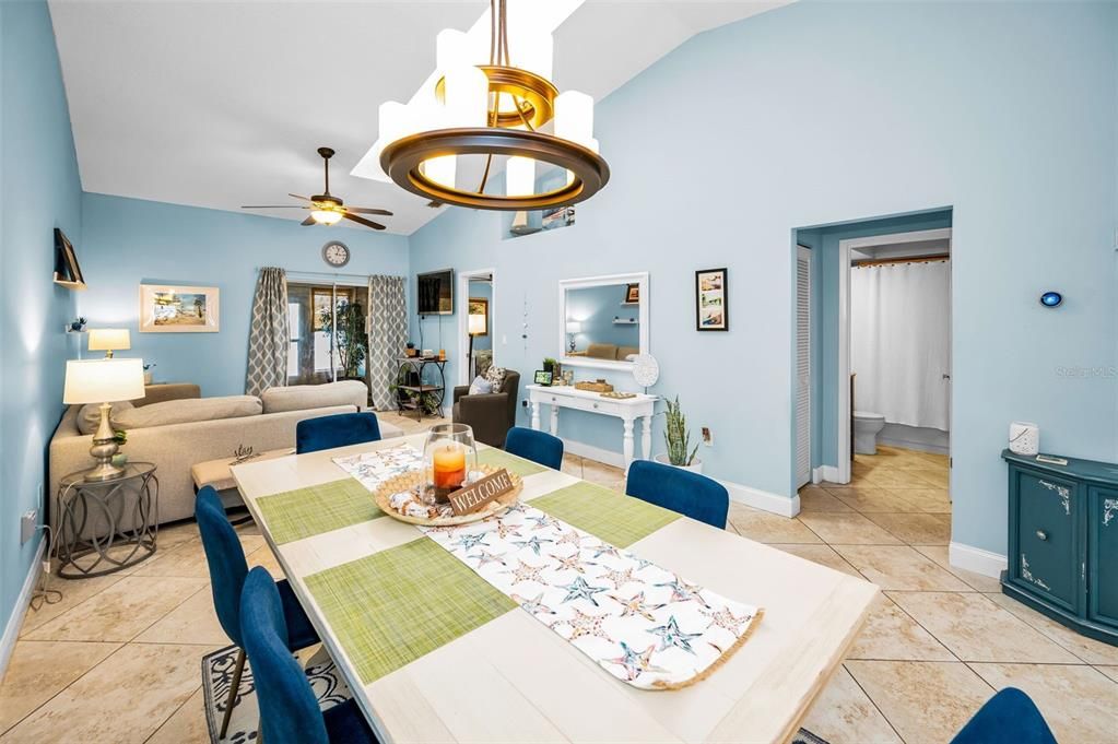 For Sale: $255,000 (2 beds, 2 baths, 1070 Square Feet)