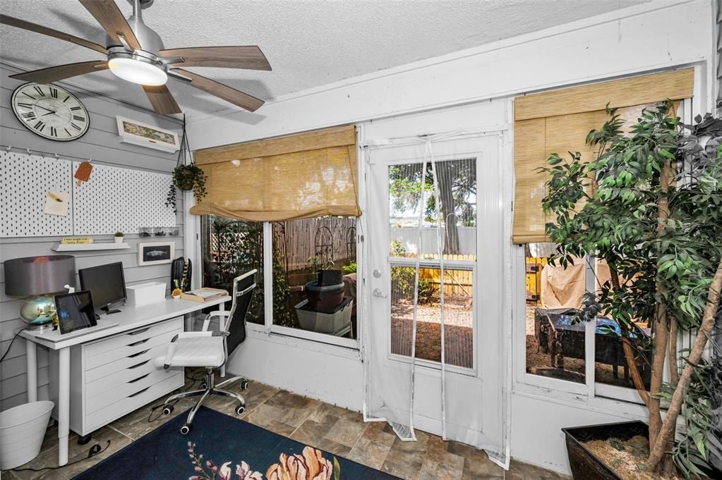 For Sale: $255,000 (2 beds, 2 baths, 1070 Square Feet)