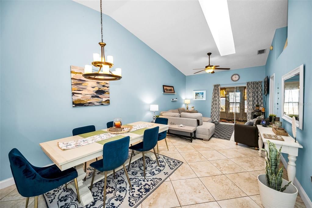 For Sale: $255,000 (2 beds, 2 baths, 1070 Square Feet)