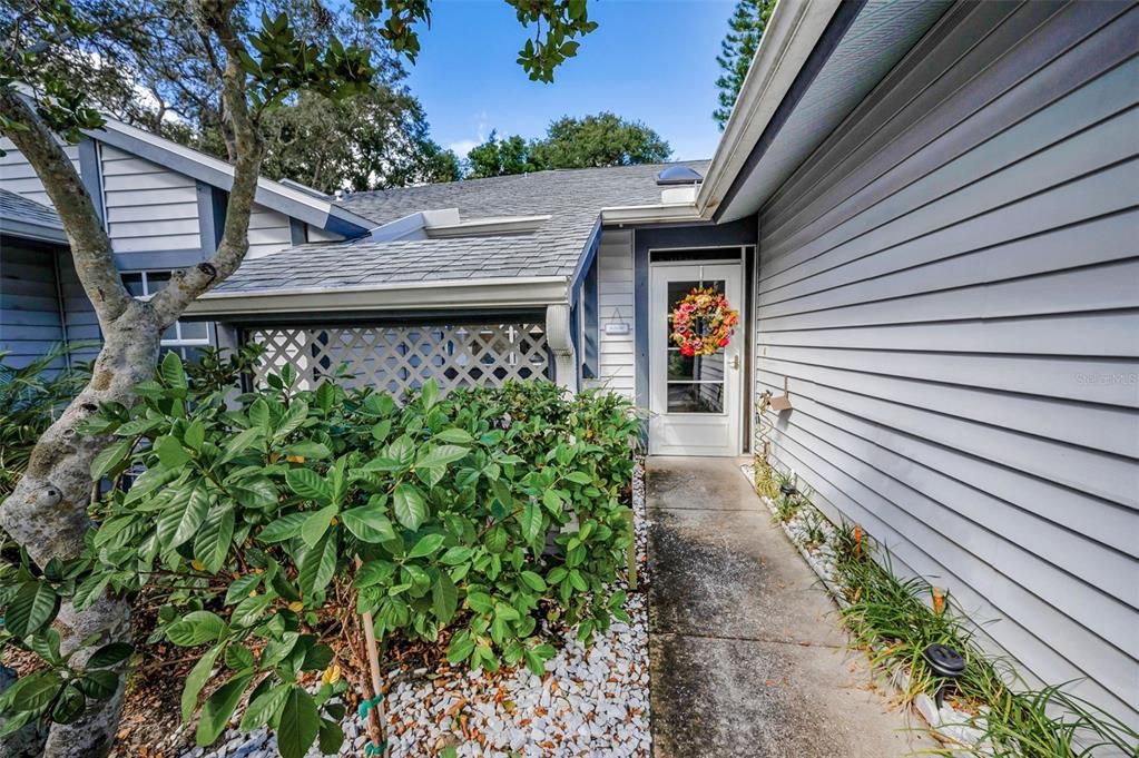 For Sale: $255,000 (2 beds, 2 baths, 1070 Square Feet)