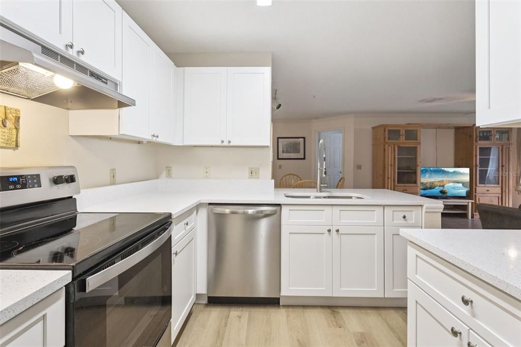 待售: $250,000 (3 贝兹, 2 浴室, 1180 平方英尺)