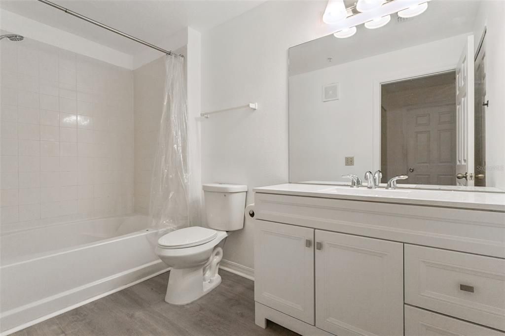 待售: $250,000 (3 贝兹, 2 浴室, 1180 平方英尺)