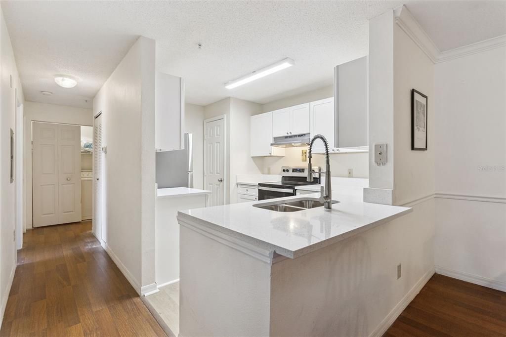 待售: $250,000 (3 贝兹, 2 浴室, 1180 平方英尺)