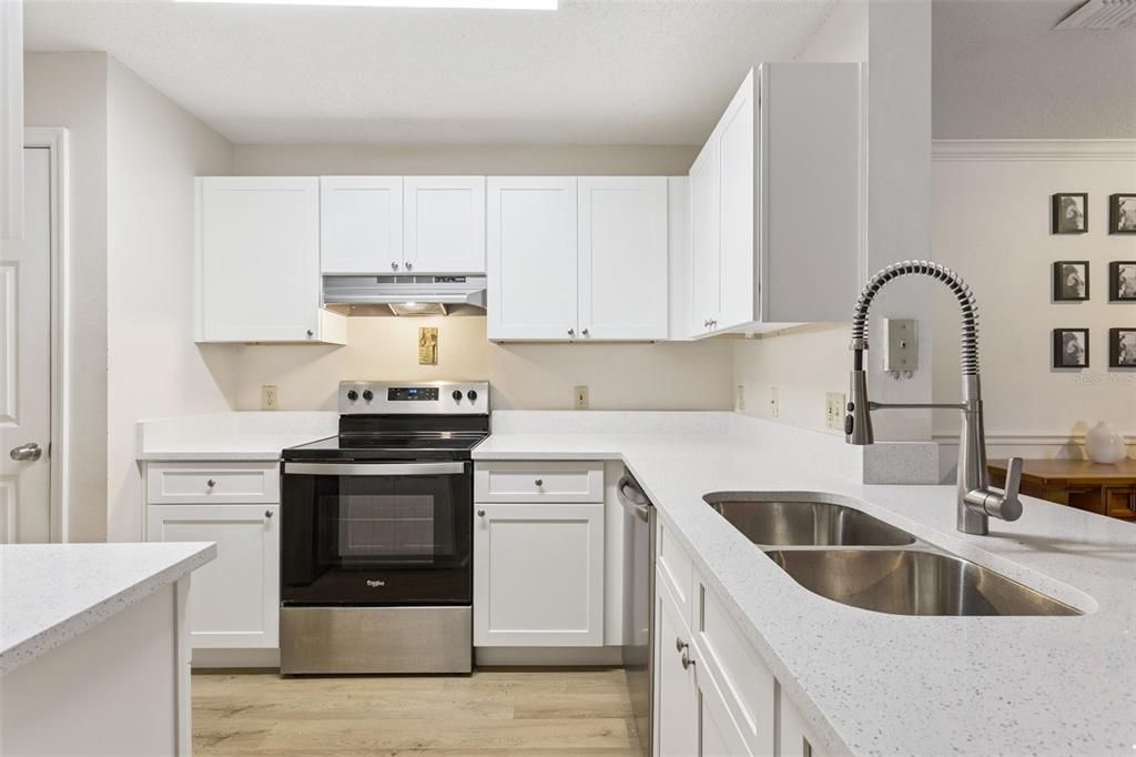 待售: $250,000 (3 贝兹, 2 浴室, 1180 平方英尺)