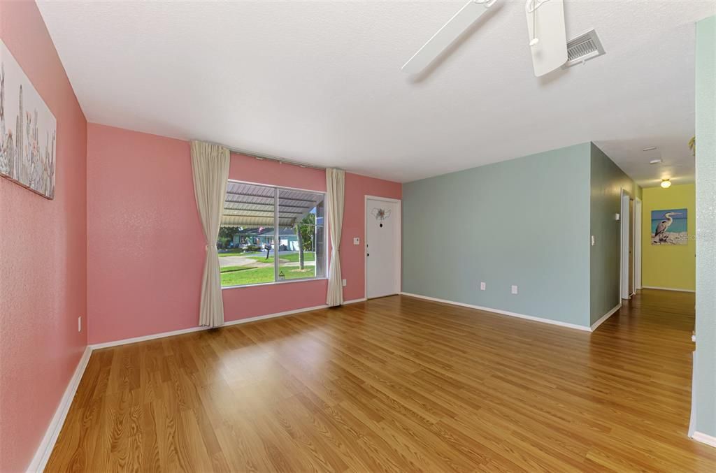 En Venta: $265,000 (3 camas, 2 baños, 1368 Pies cuadrados)