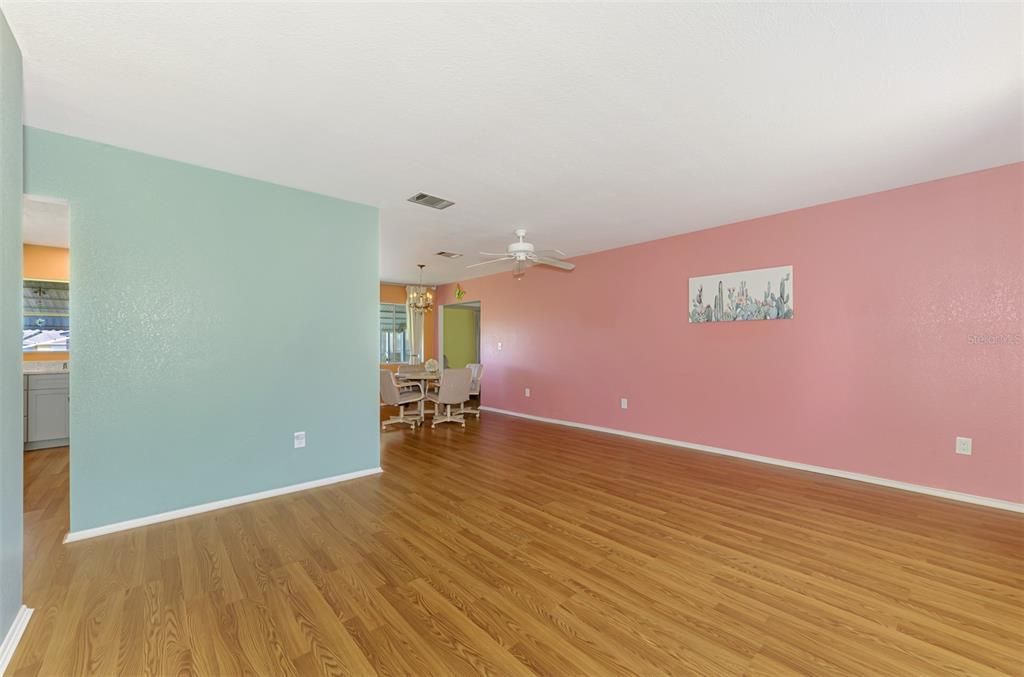 En Venta: $265,000 (3 camas, 2 baños, 1368 Pies cuadrados)