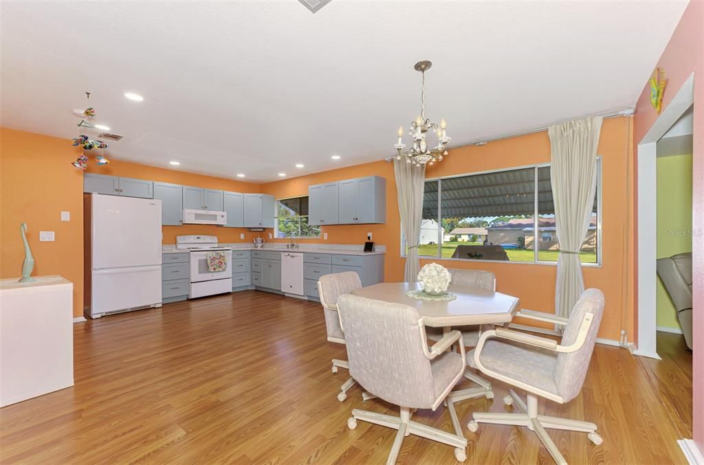 En Venta: $265,000 (3 camas, 2 baños, 1368 Pies cuadrados)