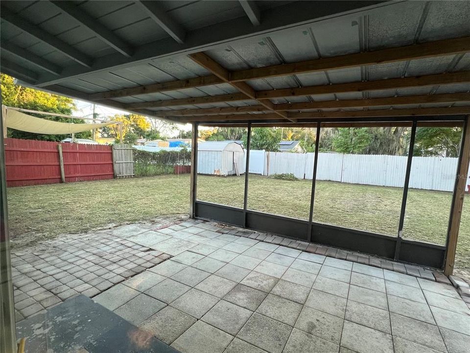 For Rent: $2,300 (3 beds, 2 baths, 874 Square Feet)