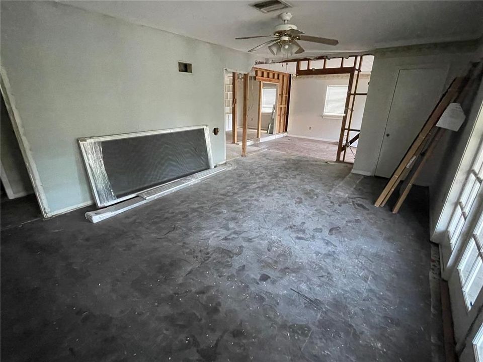 待售: $1,025,000 (4 贝兹, 3 浴室, 2795 平方英尺)