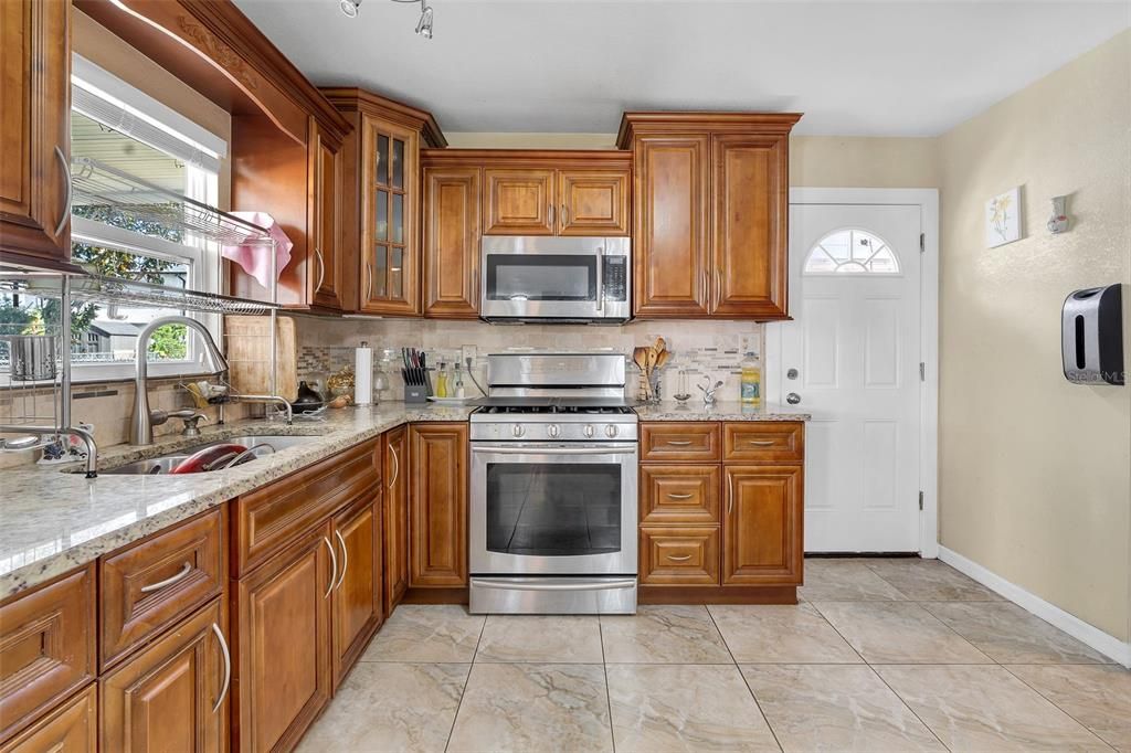 For Sale: $525,000 (5 beds, 4 baths, 2430 Square Feet)