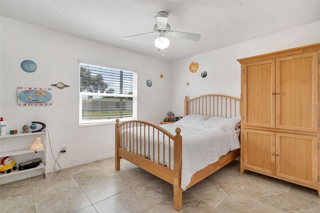 For Sale: $525,000 (5 beds, 4 baths, 2430 Square Feet)