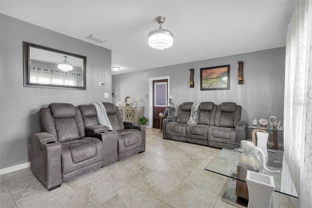 For Sale: $525,000 (5 beds, 4 baths, 2430 Square Feet)