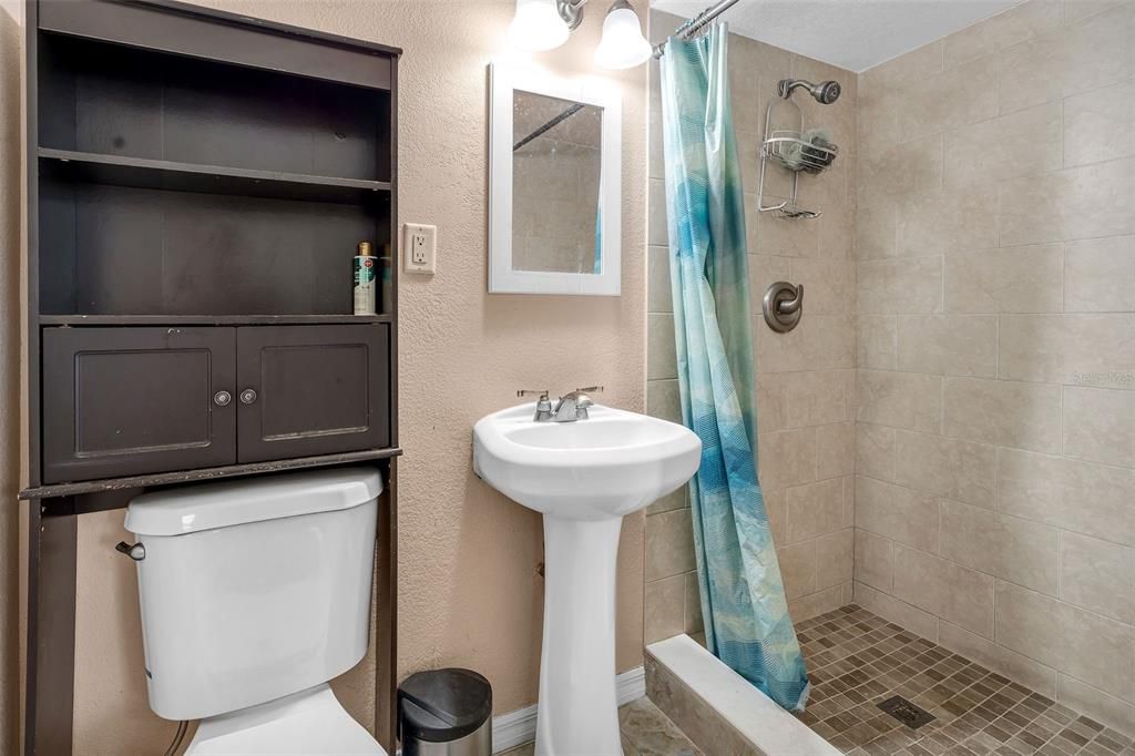 For Sale: $525,000 (5 beds, 4 baths, 2430 Square Feet)