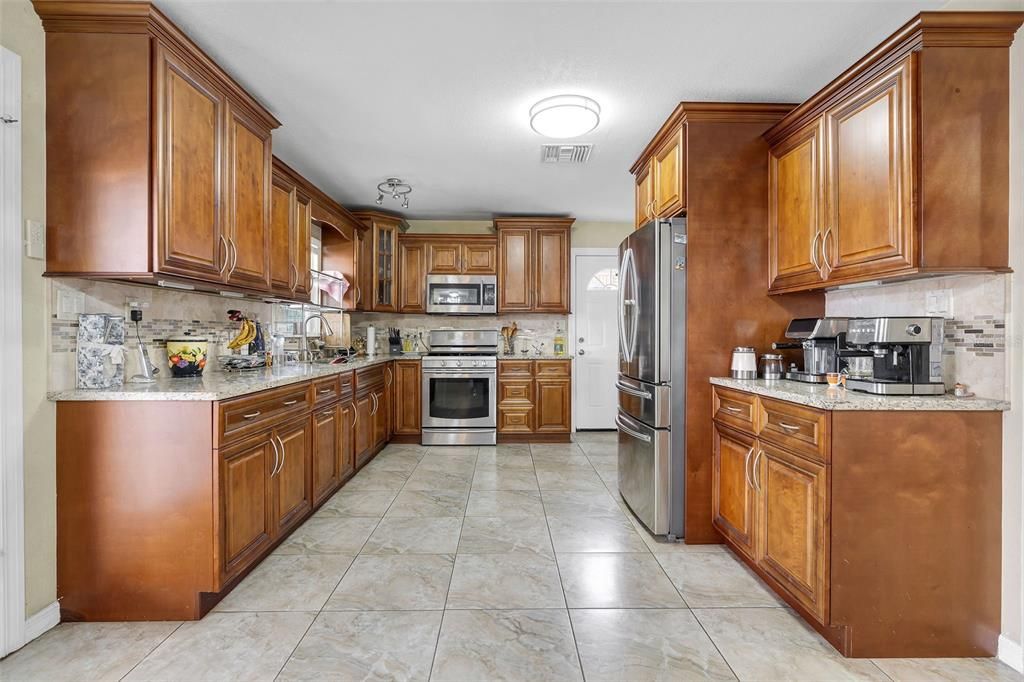 For Sale: $525,000 (5 beds, 4 baths, 2430 Square Feet)