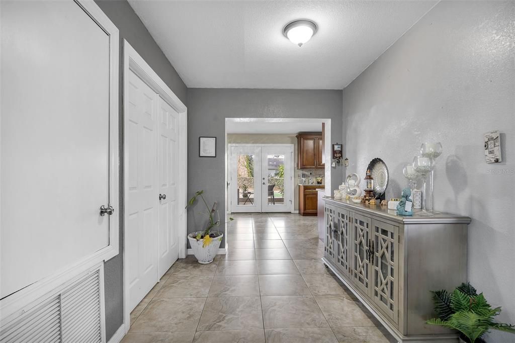 For Sale: $525,000 (5 beds, 4 baths, 2430 Square Feet)