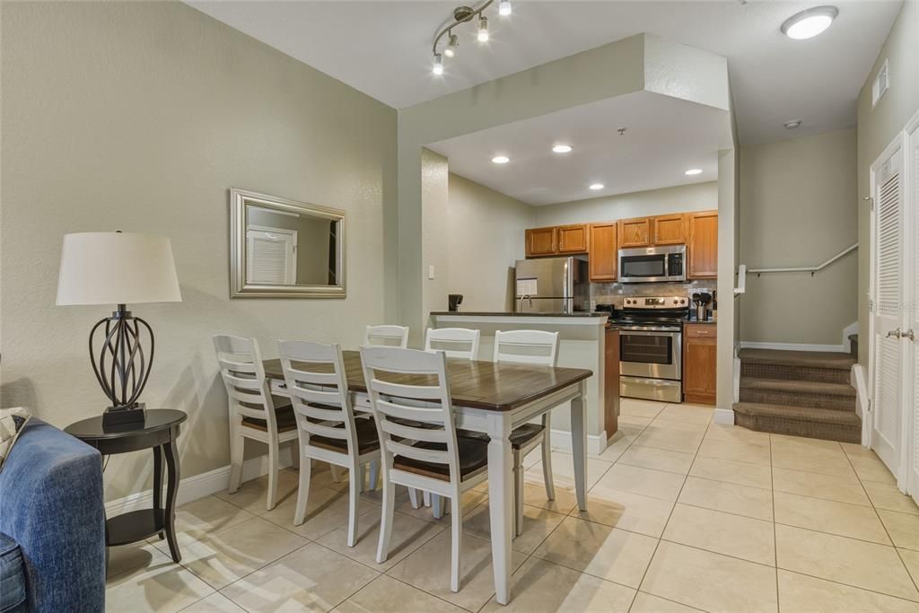 For Sale: $255,000 (3 beds, 2 baths, 1296 Square Feet)