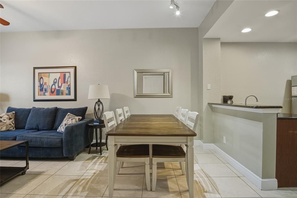 For Sale: $255,000 (3 beds, 2 baths, 1296 Square Feet)